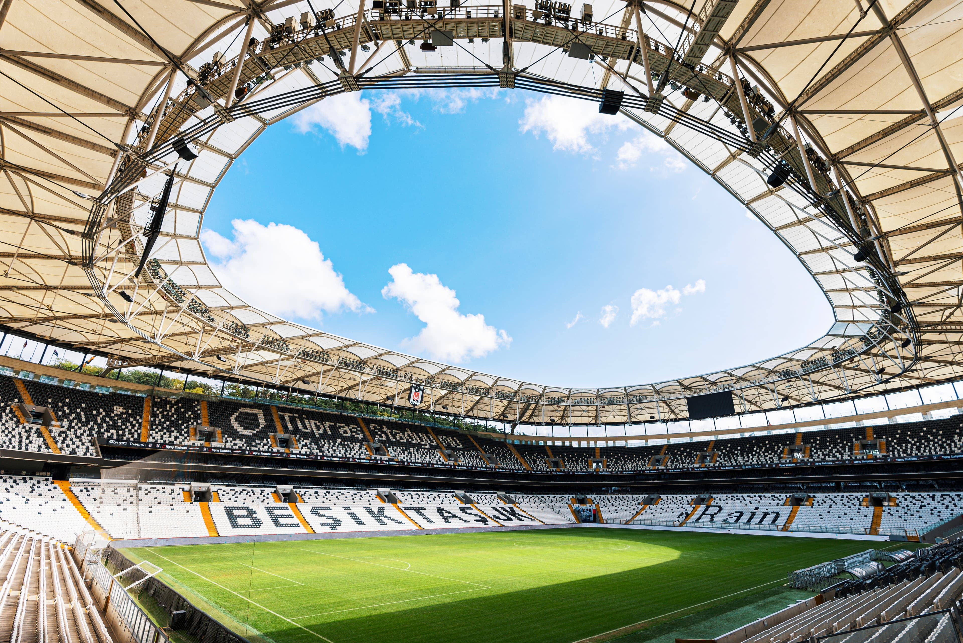 Xem chung kết Europa League 2026 tại Istanbul từ khắp thế giới: Múi giờ Việt Nam và hướng dẫn trực tiếp