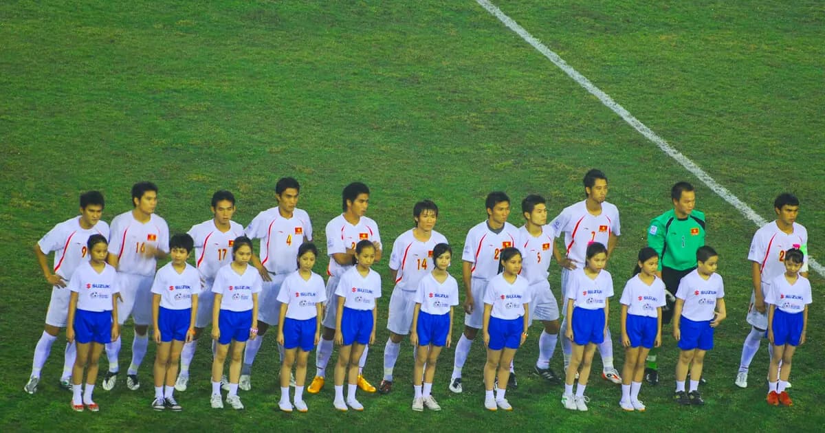 Lê Huỳnh Đức huyền thoại: tiền đạo thế hệ vàng và ký ức bàn thắng Tiger Cup