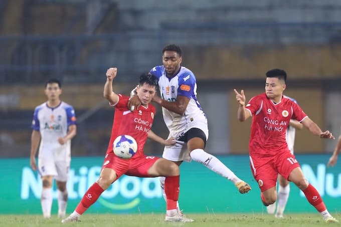 Phân tích sơ đồ 5-3-2 của CAHN trong 5 vòng cuối V-League 2025-26: Inverted FB, pressing trigger và bài học block phòng ngự