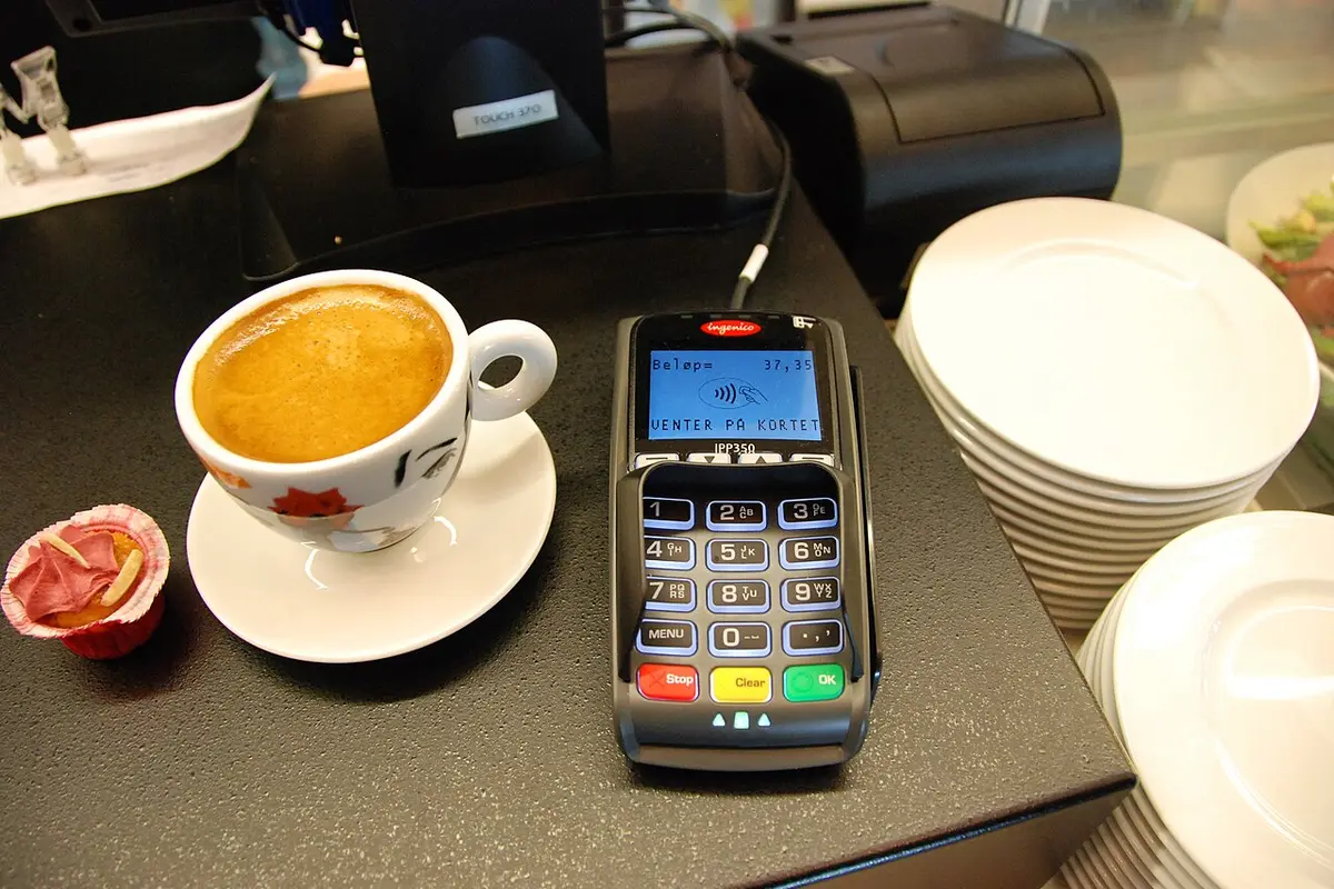 Coins.ph cash-out: 27-minute median, why it lags GCash and Maya