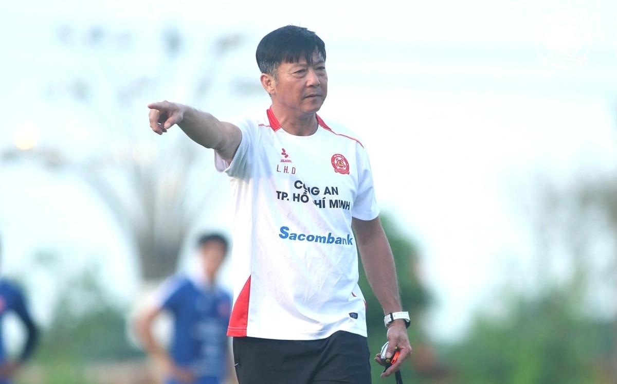 HLV Lê Huỳnh Đức rời CA TP.HCM V-League 2025-26