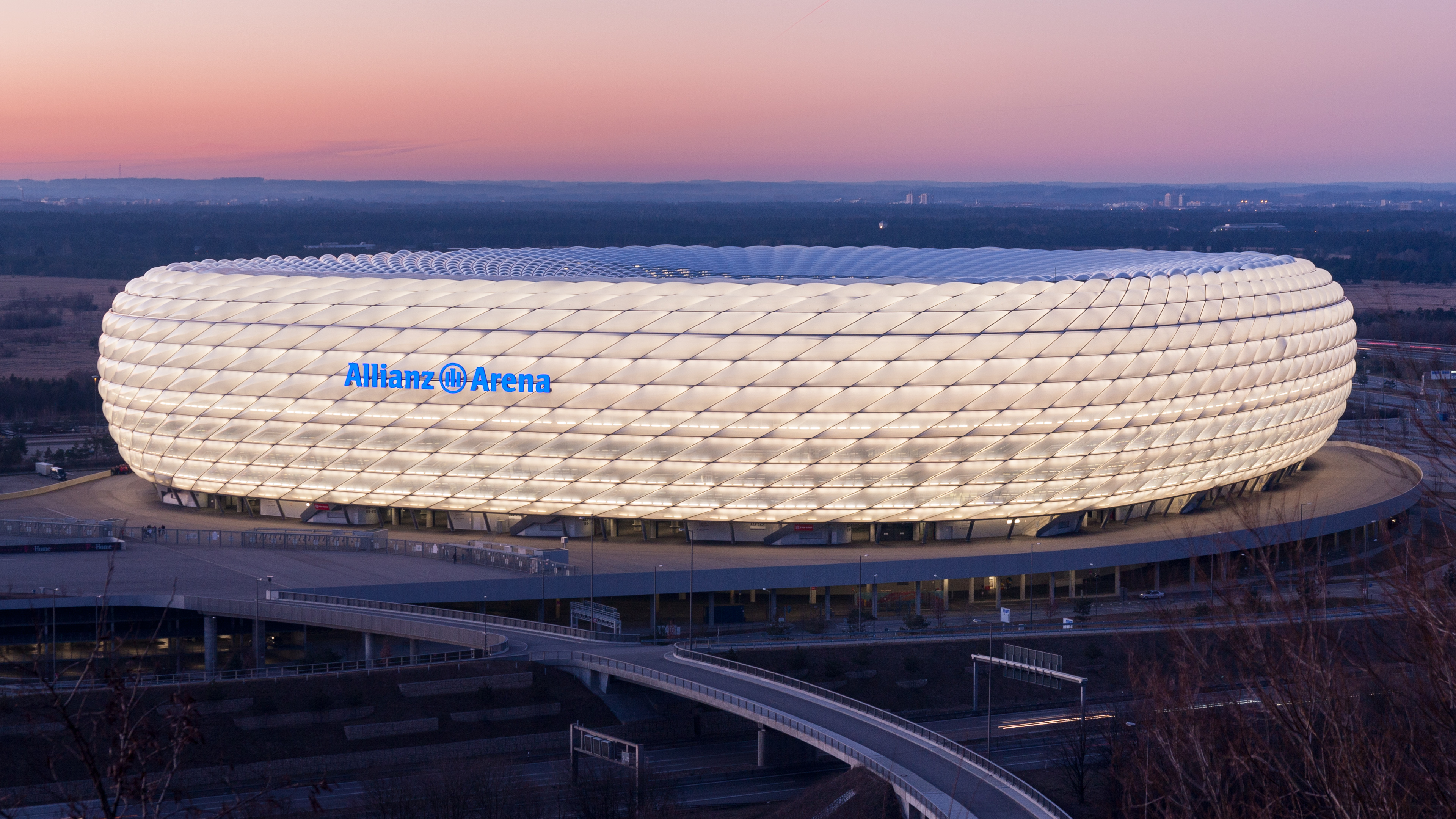 Allianz Arena - biểu tượng của Bundesliga và sân nhà của Bayern Munich - đội vô địch Bundesliga 2025-26